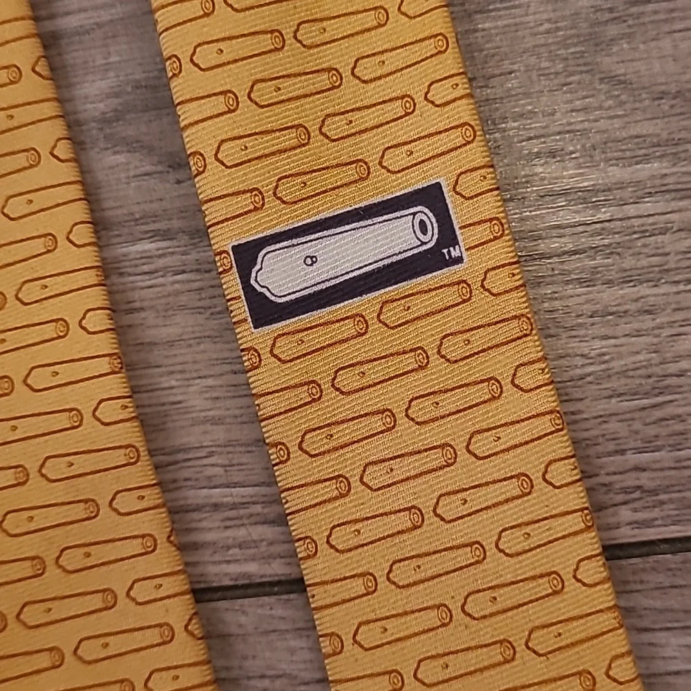 SINE DIE Cannon Tan Gold Whimsical Pattern Mens Silk Tie‎
